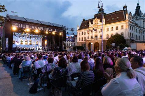 letske kulturni festival na Hornim namesti