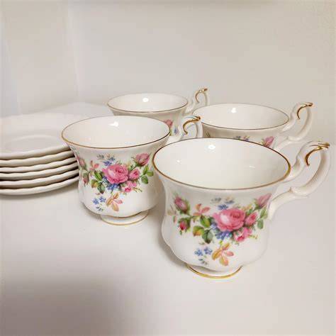 porcelánové šálky a květináče design